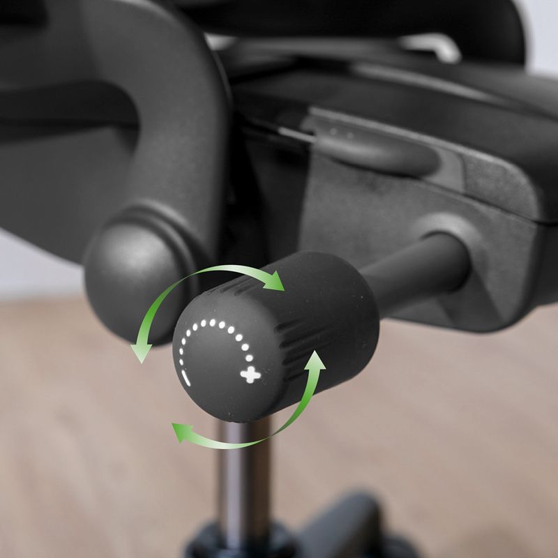 リクライニングの反発力を調整する座面下のレバー