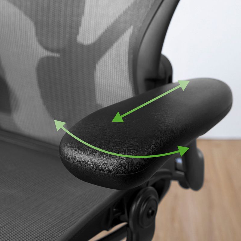 アームレストは高さ、前後、角度の細かい調節が可能。