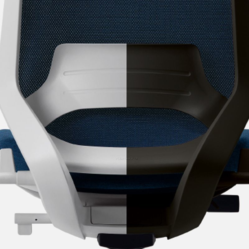 長時間のプレイでも姿勢を支えるランバーサポート