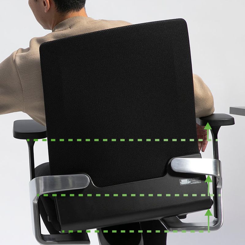 座面の動きに合わせて動くアームレスト