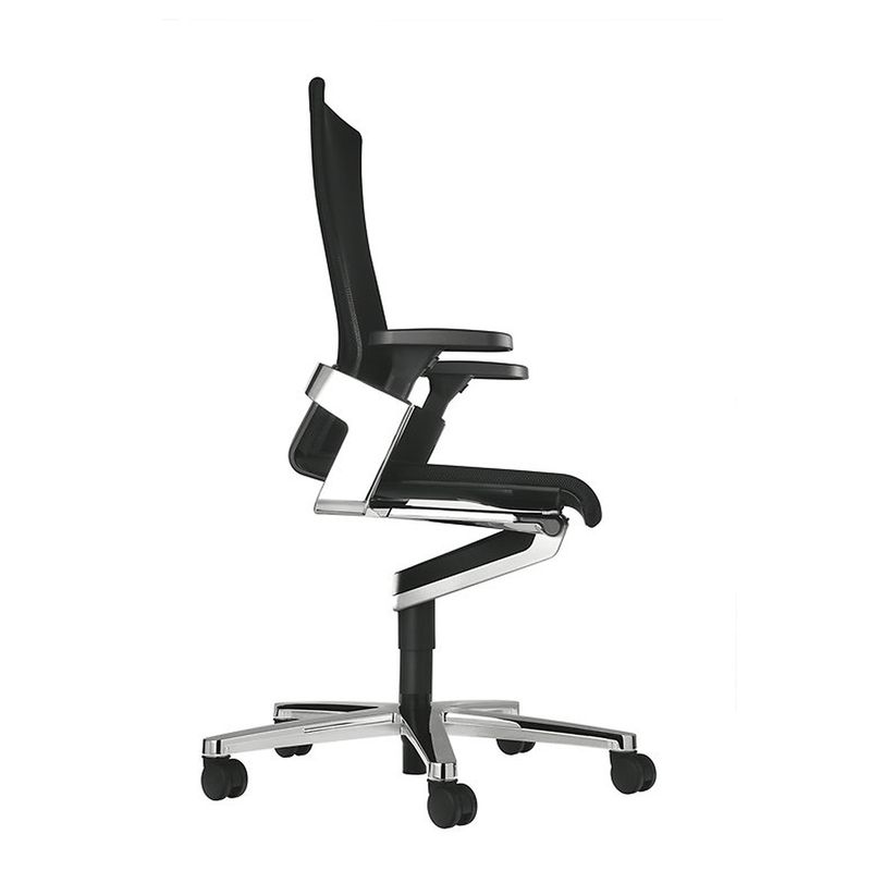 無駄を削ぎ落としたシャープなデザイン