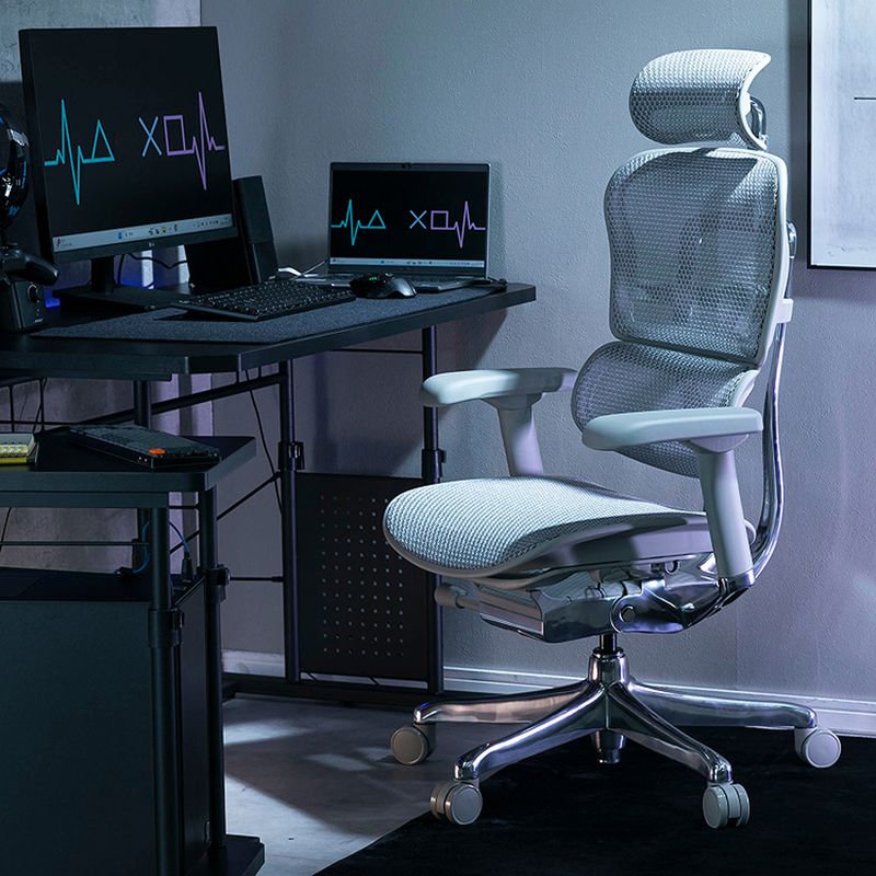 ホワイトチェアでのコーディネート例