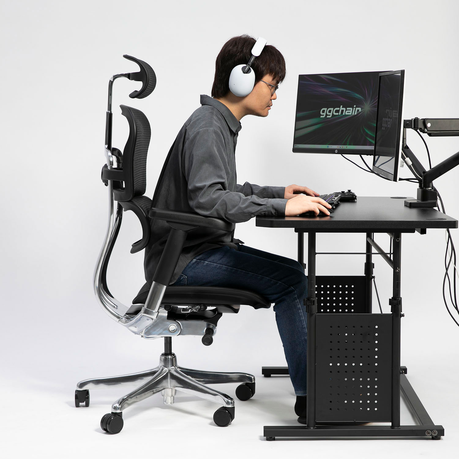 Ergohuman PRO2 high/前傾チルトでプレイ