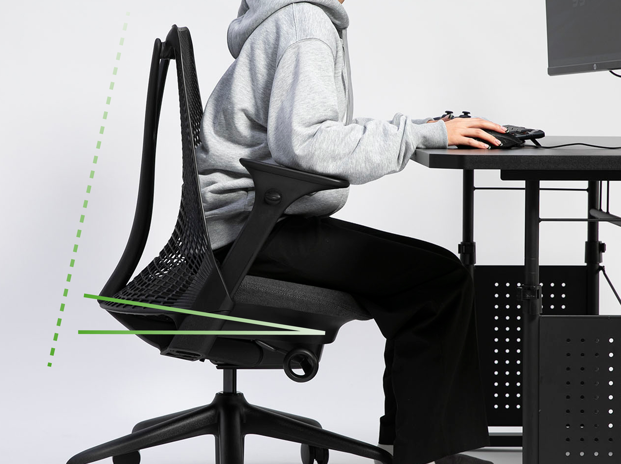 独自のハーモニックチルト機能が前傾姿勢をサポート