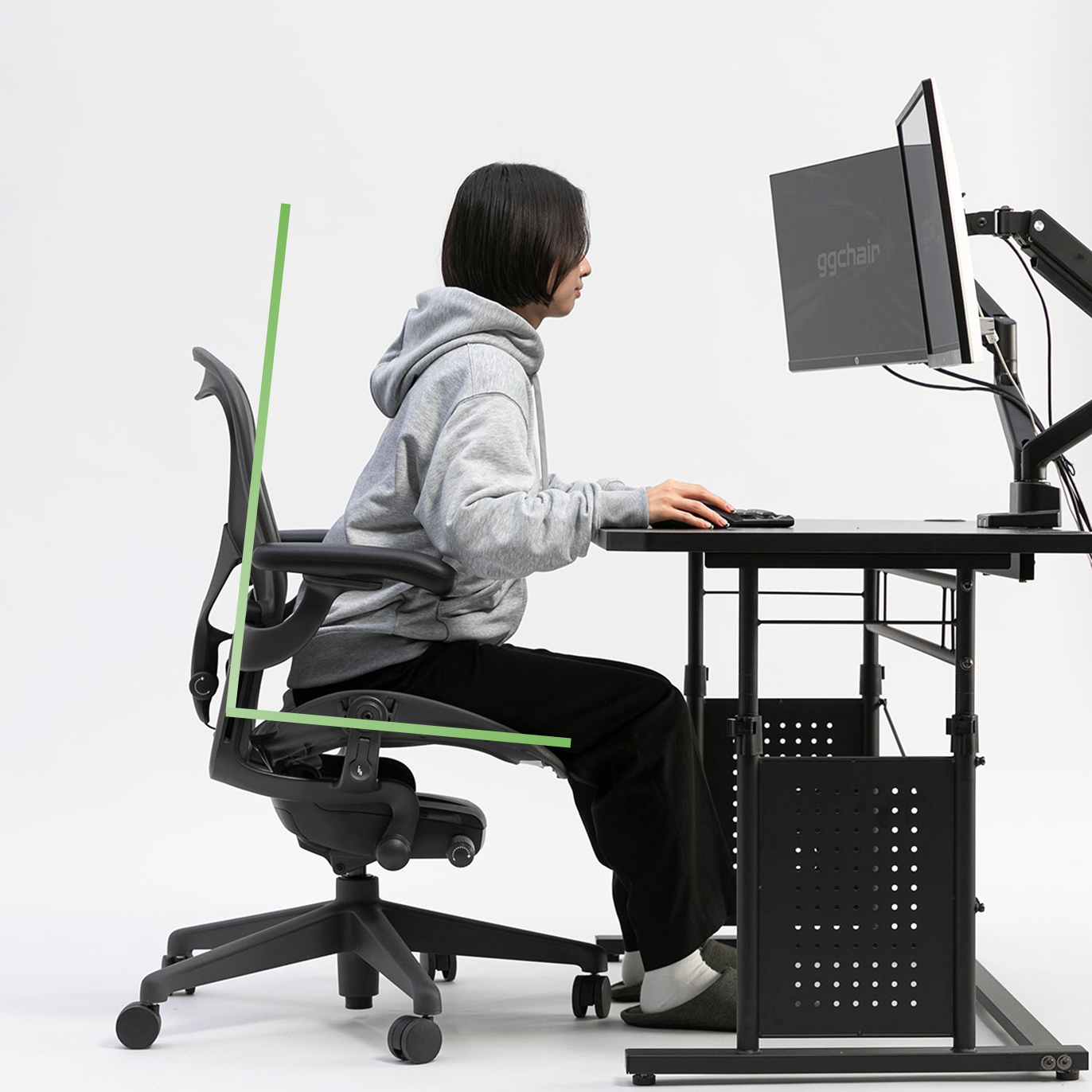前傾したまま固定でき、安定感のある環境を提供します。