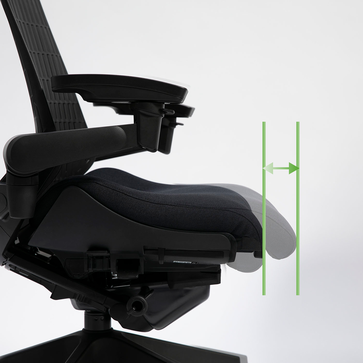 座面奥行調節可動域説明