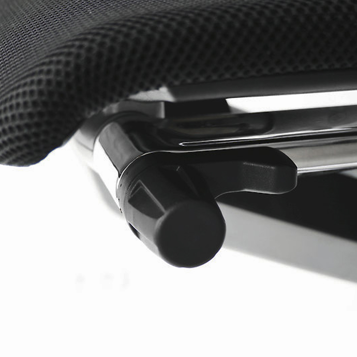 直感的な操作＆シームレスな体勢変化を可能にする集約レバー