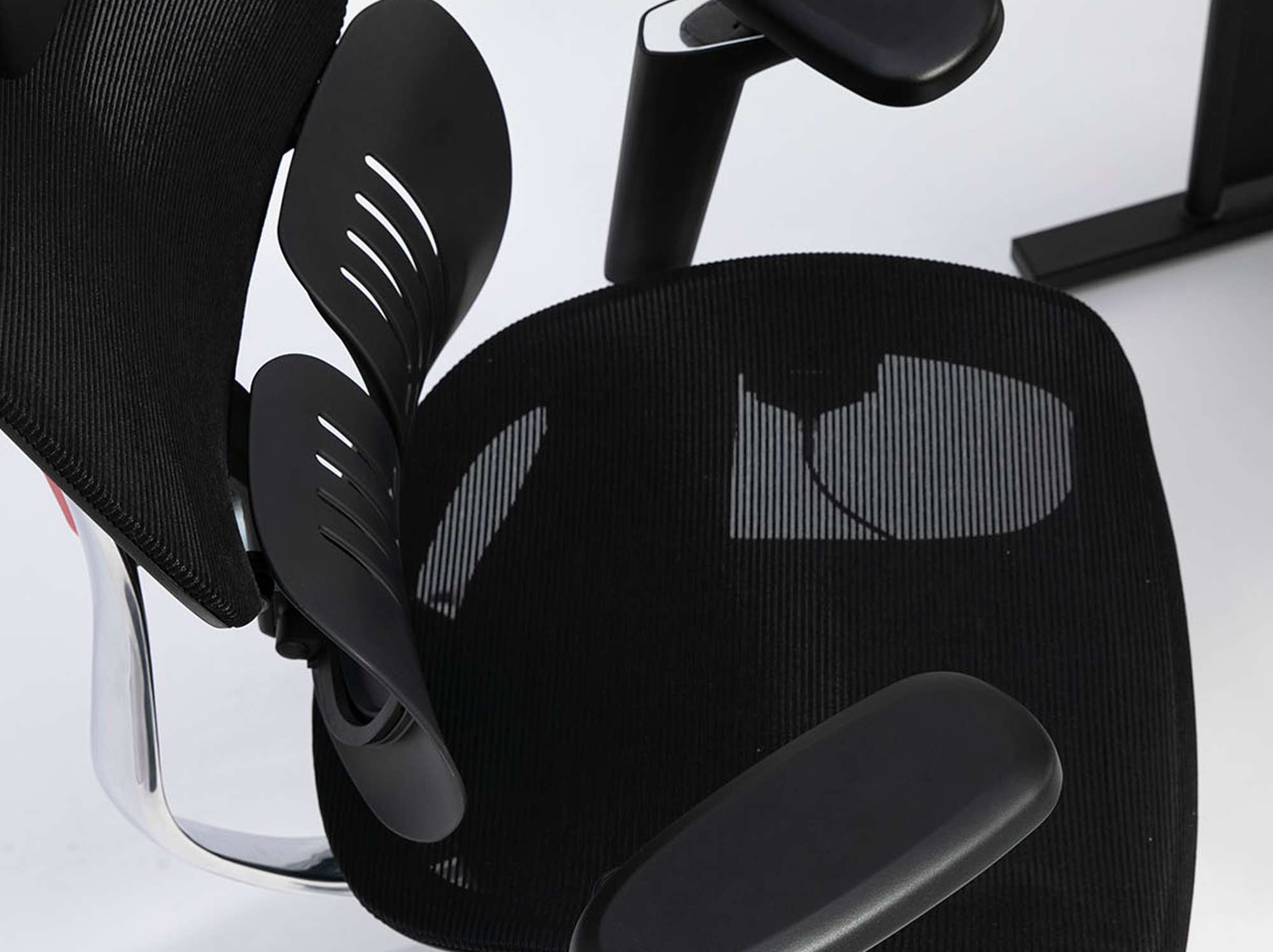 ヘタりにくいメッシュ素材