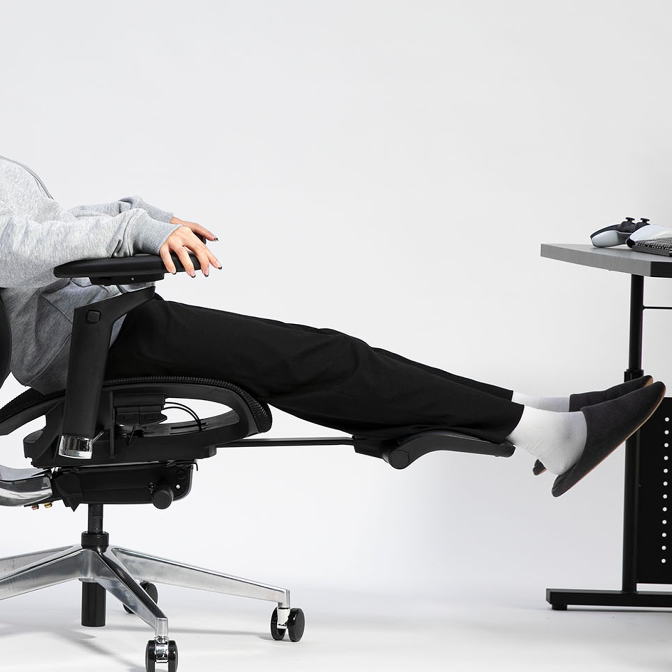 脚を伸ばしてフットレストを使った場合のイメージ