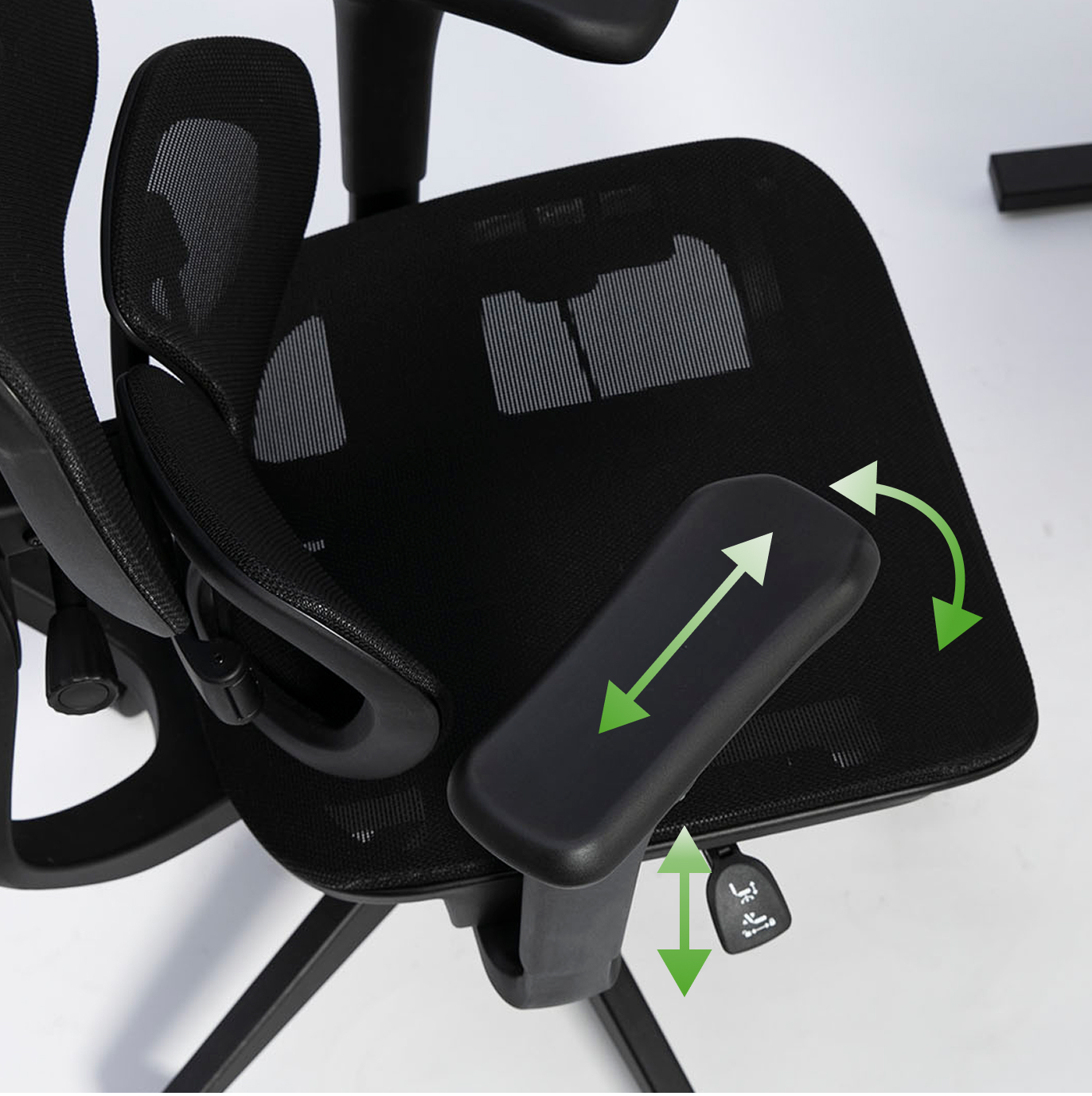 上下前後に加え、角度の調節も可能なアームレスト。