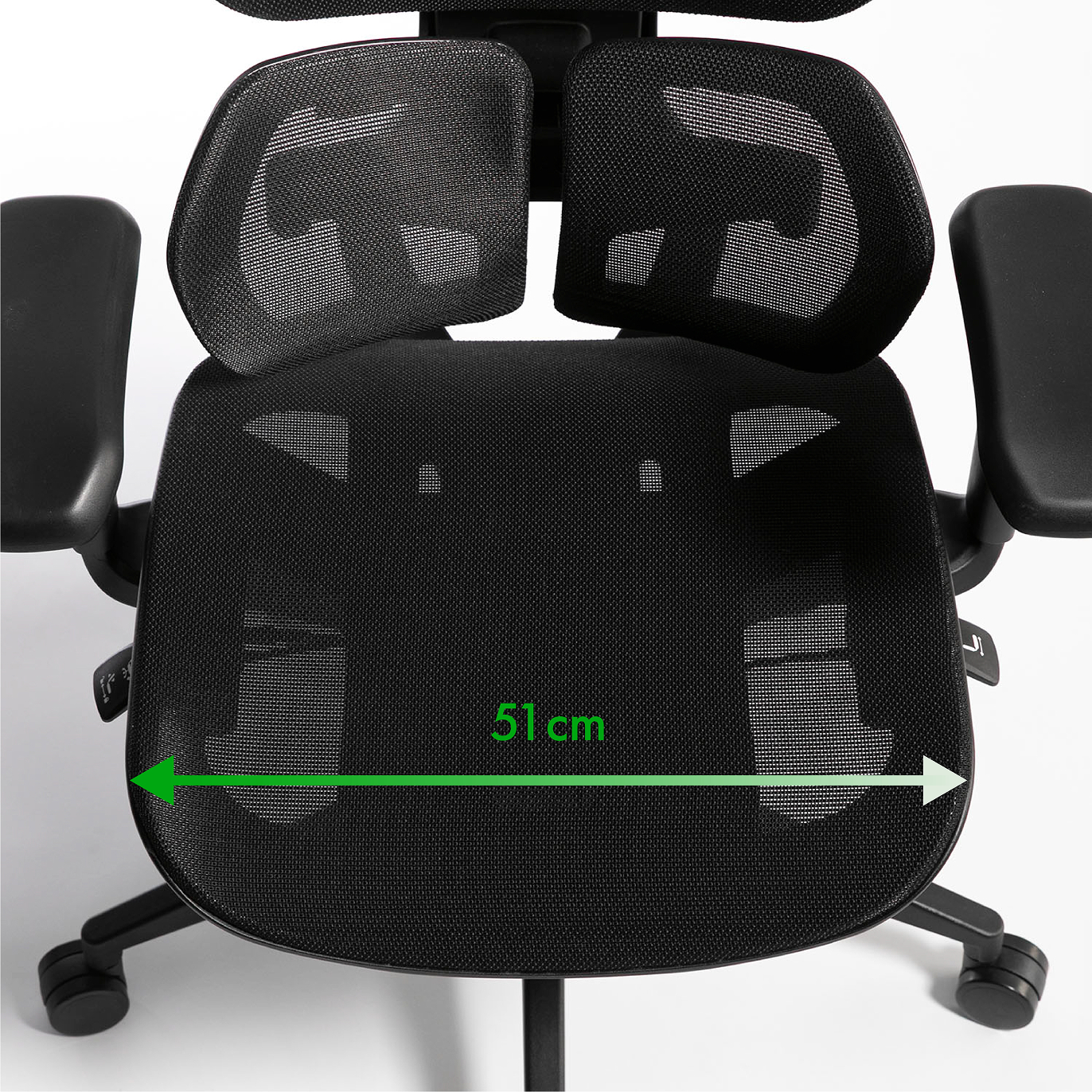 あぐらもかける、ゆったりワイドな座面幅51cm