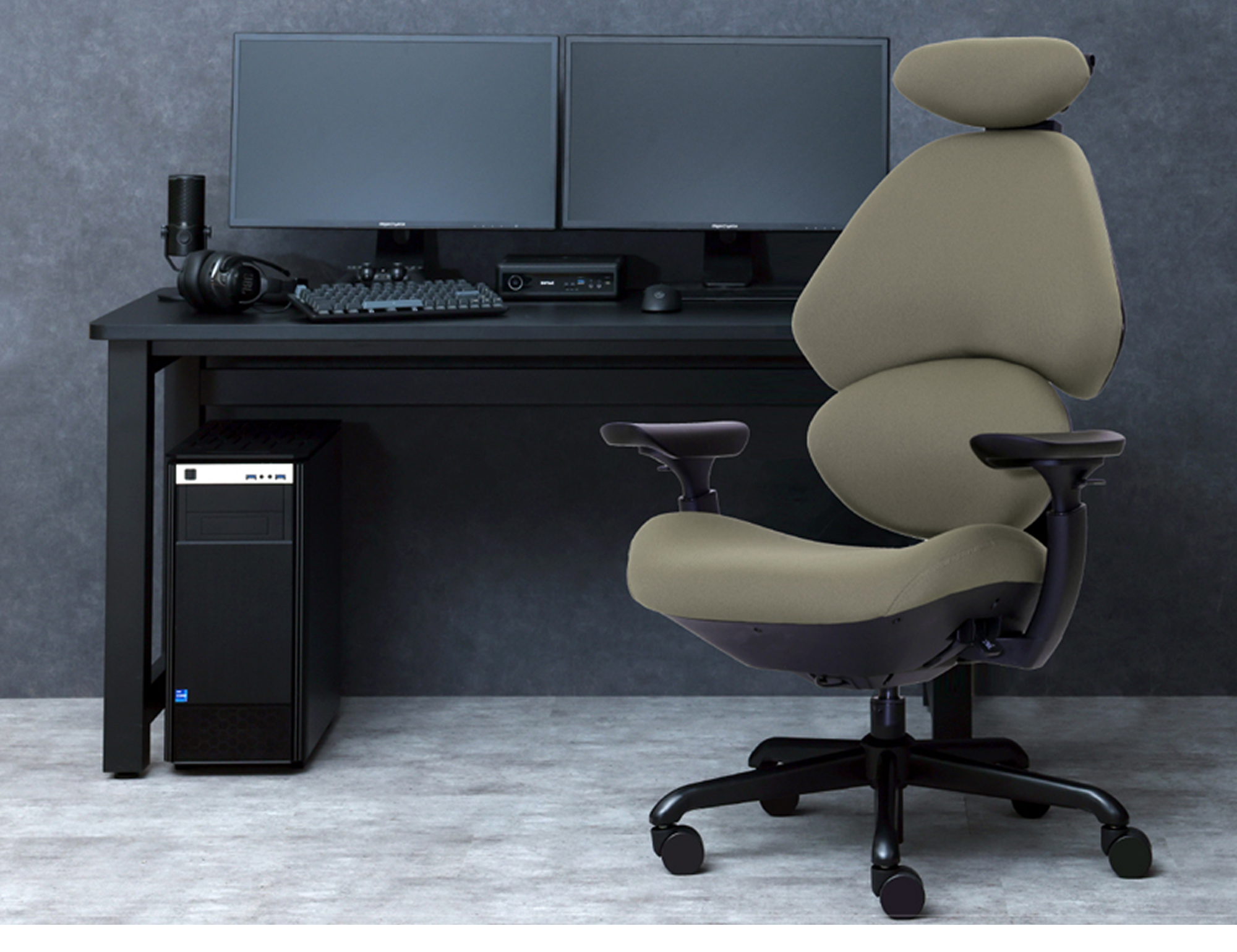 「なで肩」デザインのバックシート