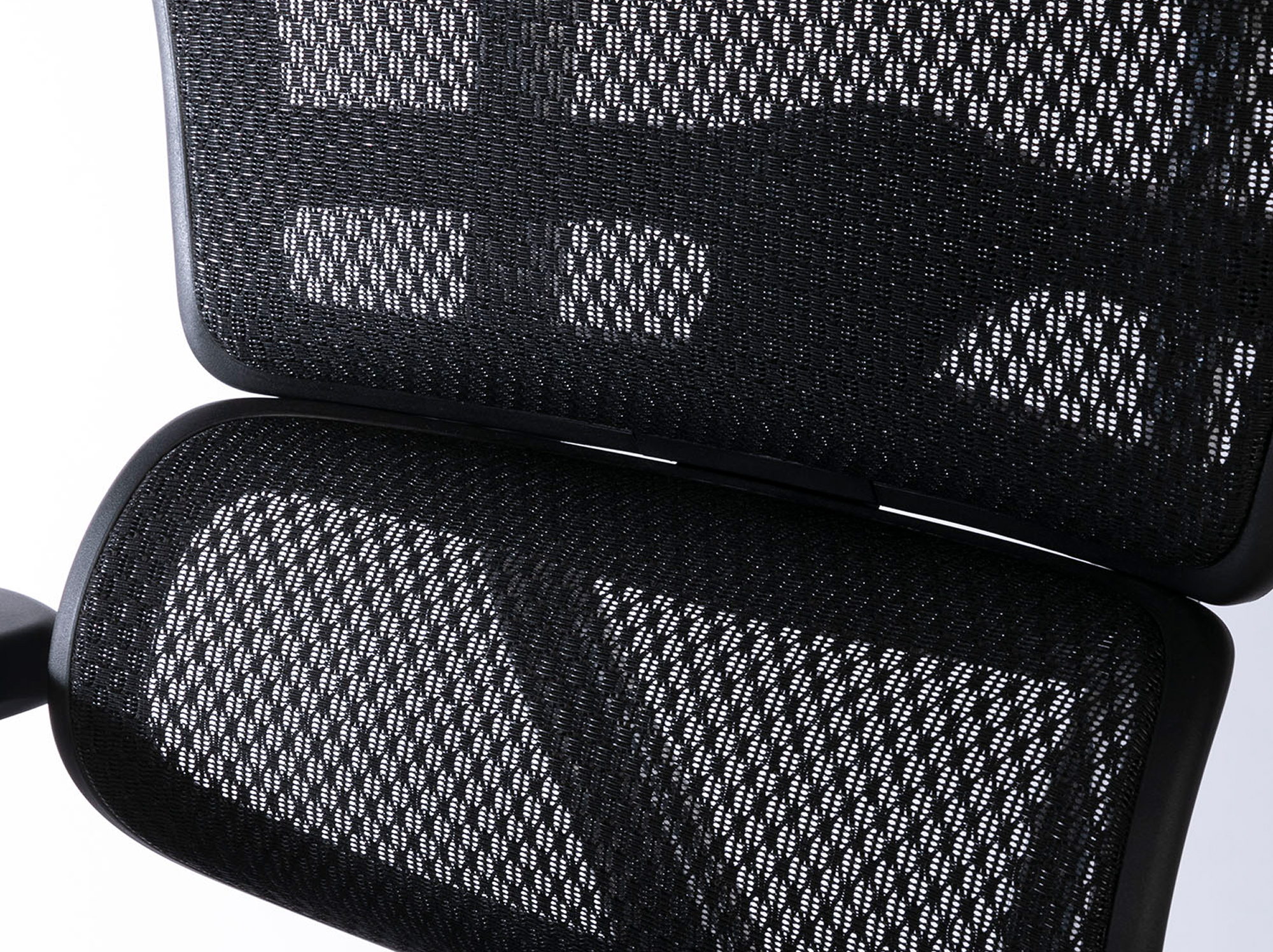 プレイ時のムレを軽減するメッシュ素材